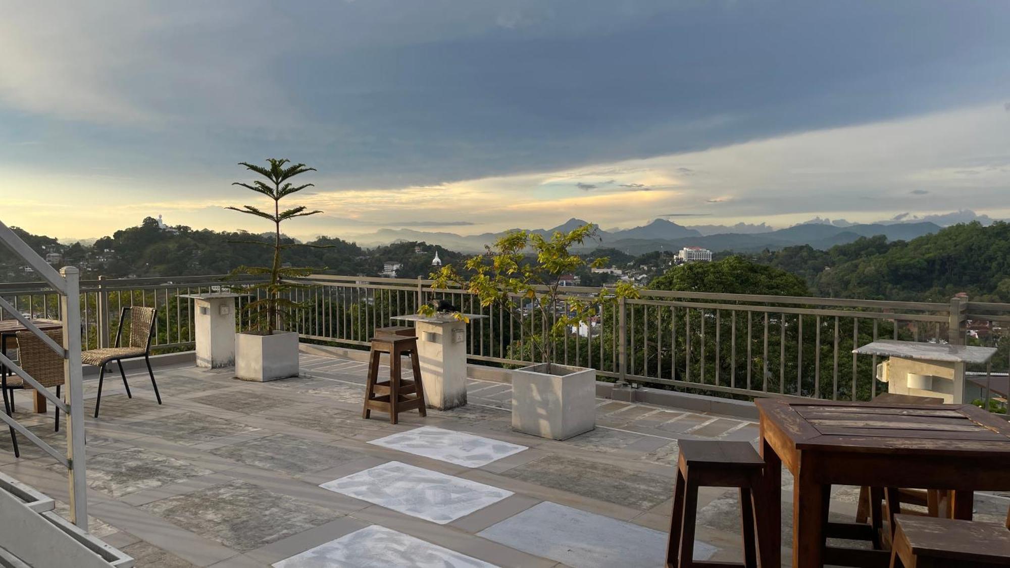 Sun Dove Suite Kandy Kültér fotó