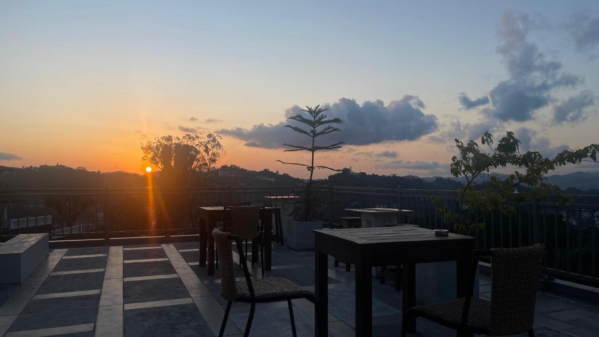 Sun Dove Suite Kandy Kültér fotó